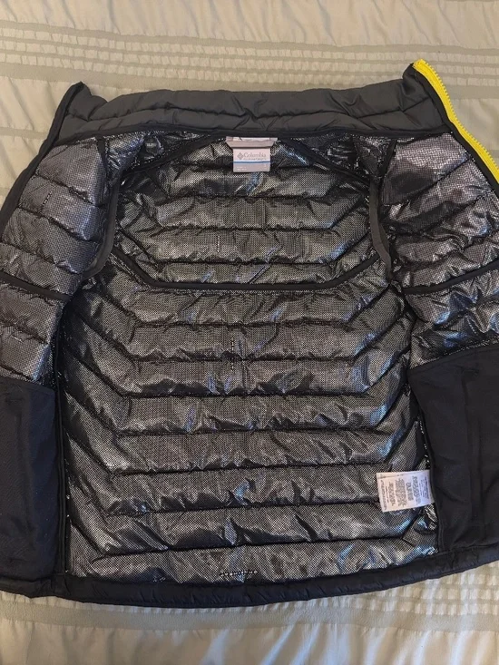 Columbia Boys Puffer Vest | Size S (8) | Excellent Condition - Picture 3 of 4